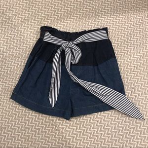 JOA Los Angeles Jean Short with Striped Tie